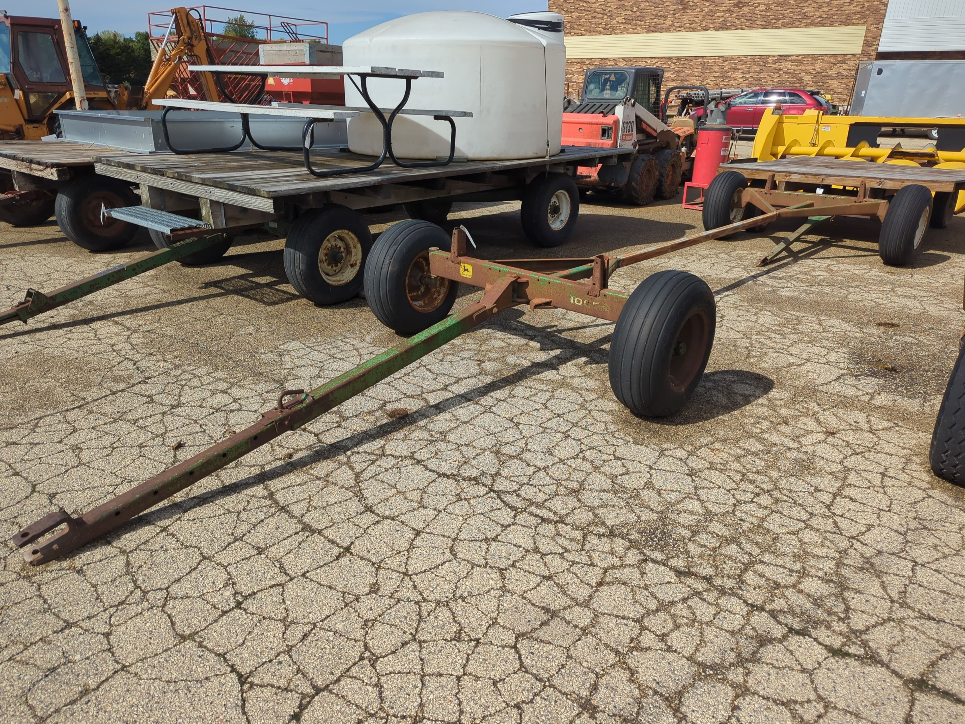 John Deere 1065 Image