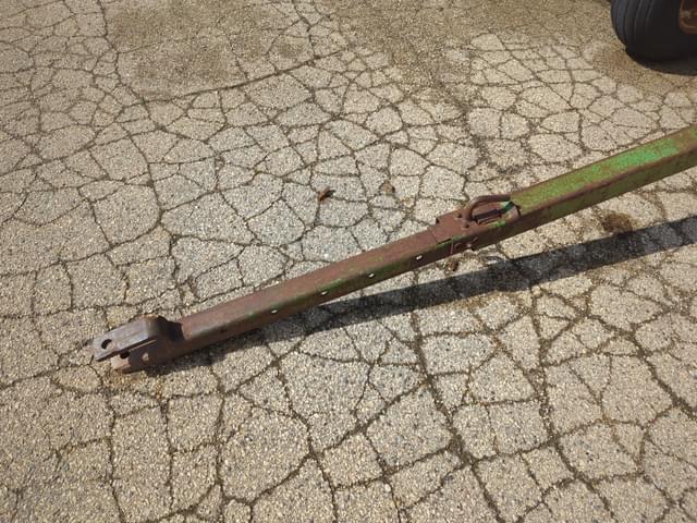 Image of John Deere 1065 equipment image 1