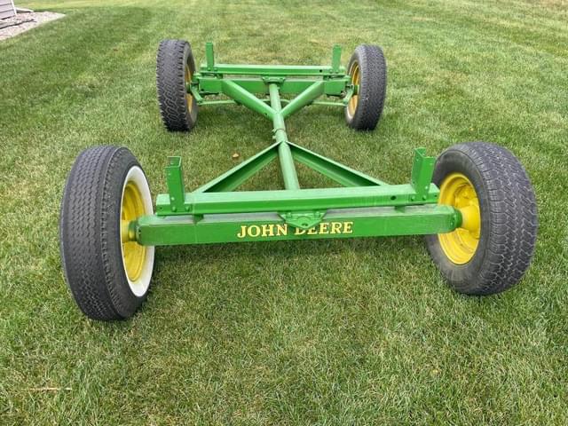 Image of John Deere 1065 equipment image 3