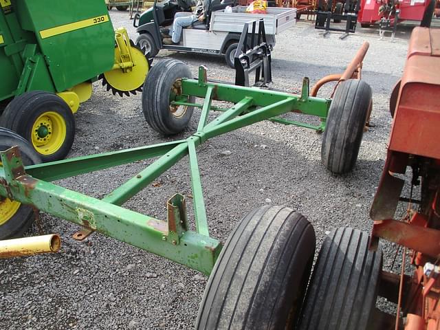 Image of John Deere 1065 equipment image 2