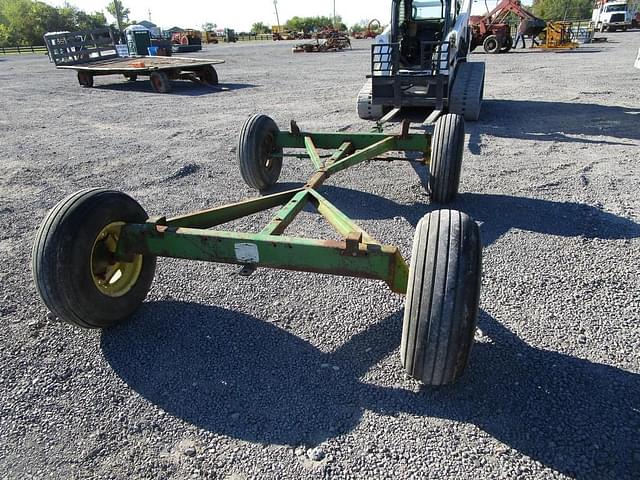 Image of John Deere 1065 equipment image 3