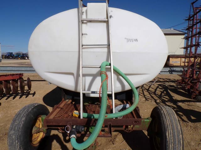 Image of John Deere 1065A equipment image 2