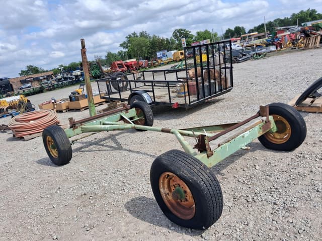 Image of John Deere 1065A equipment image 4