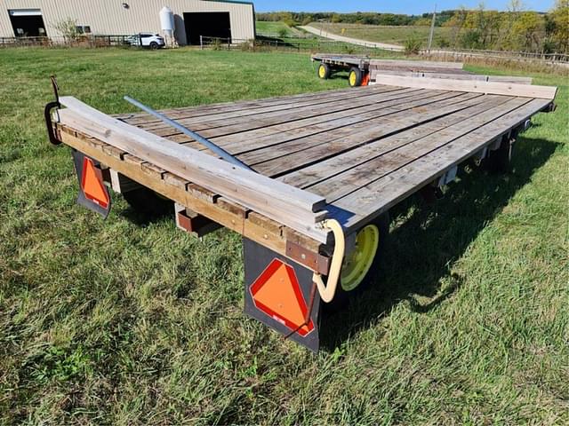 Image of John Deere 1065A equipment image 4