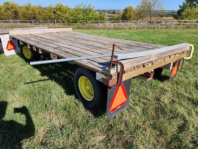 Image of John Deere 1065A equipment image 1