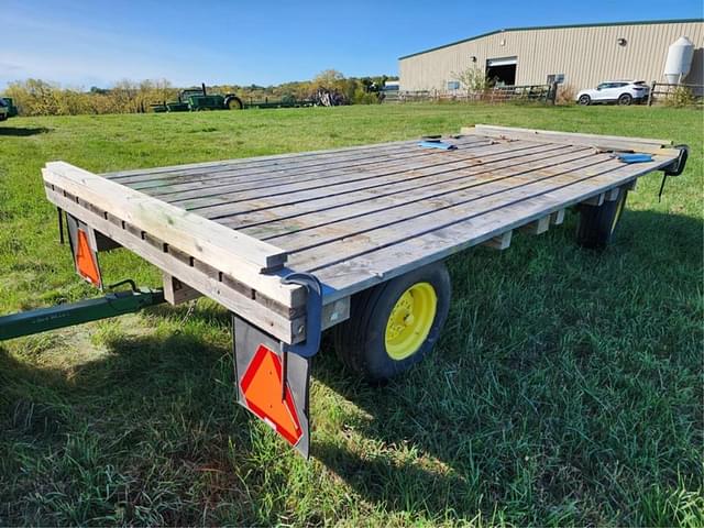 Image of John Deere 1065A equipment image 2