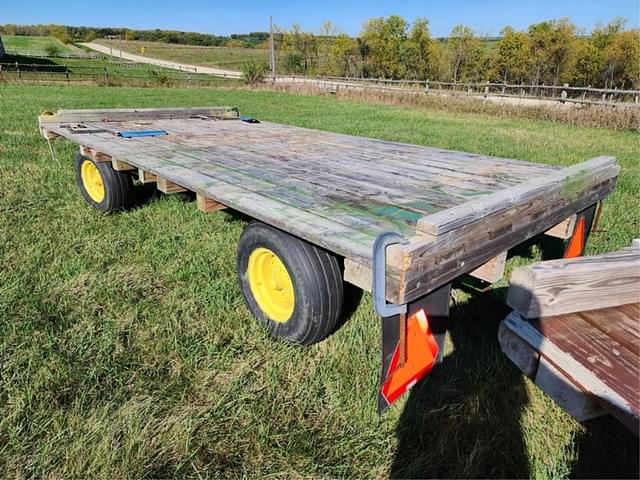 Image of John Deere 1065A equipment image 1