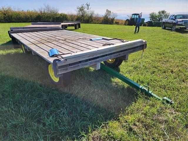 Image of John Deere 1065A equipment image 4