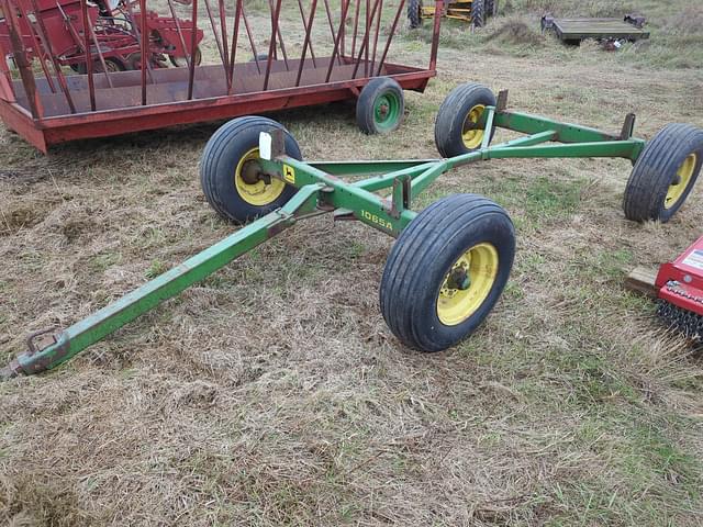 Image of John Deere 1065A equipment image 2