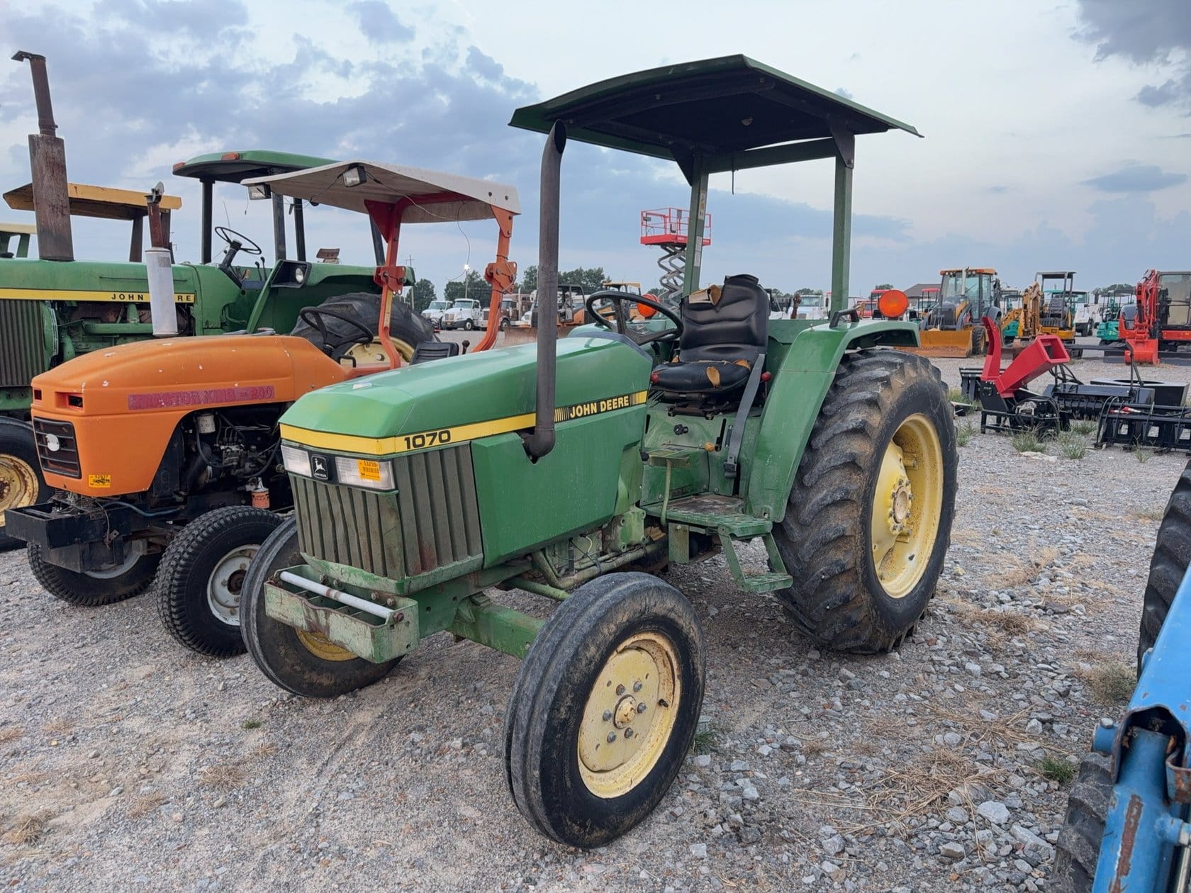 John Deere 1070 Equipment Image0