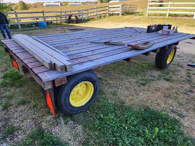 Image of John Deere 1075 equipment image 4