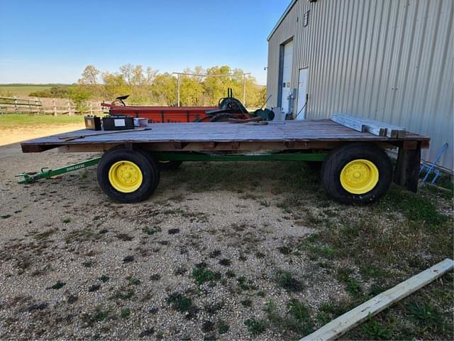 Image of John Deere 1075 equipment image 2
