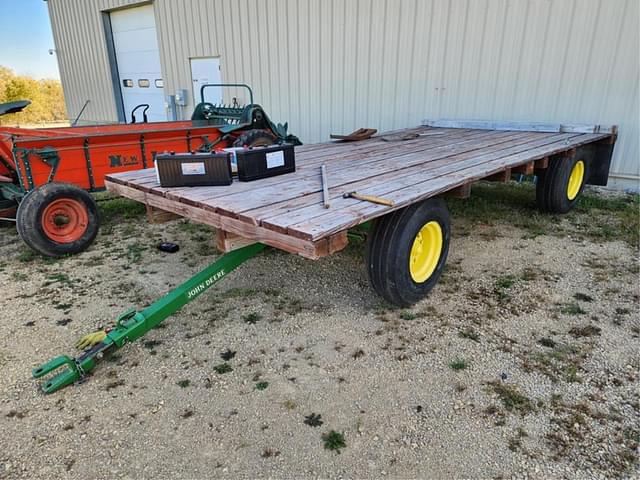Image of John Deere 1075 equipment image 1