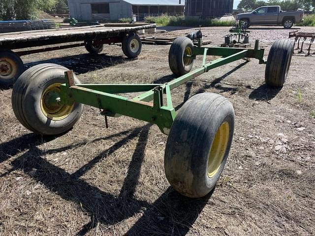 Image of John Deere 1075 equipment image 3