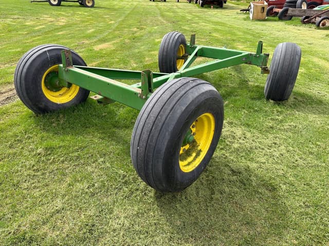 Image of John Deere 1075 equipment image 3