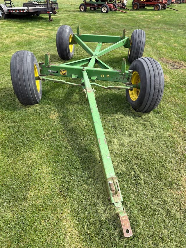 Image of John Deere 1075 equipment image 1