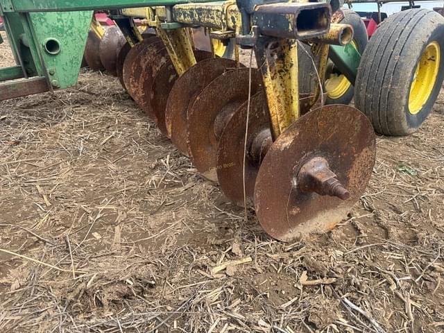 Image of John Deere 110 equipment image 3