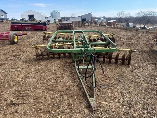 Image of John Deere 110 equipment image 1