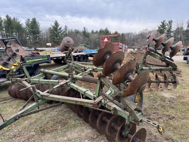 Image of John Deere 110 equipment image 3