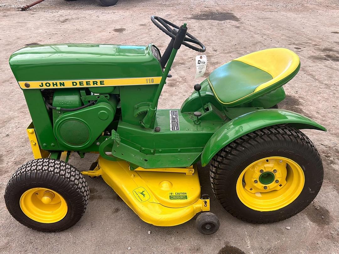 Image of John Deere 110 Primary image