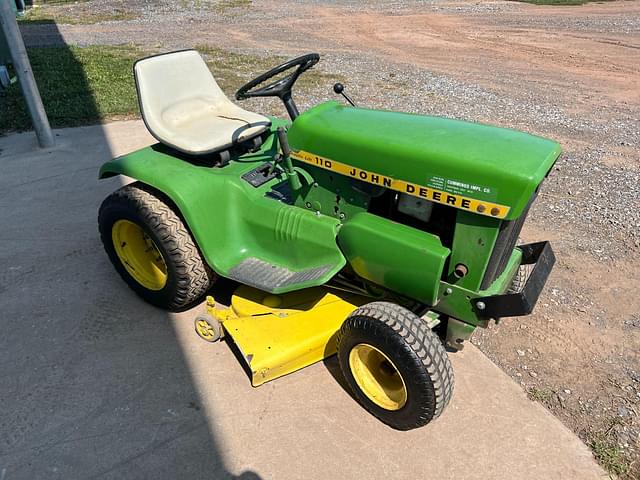 Image of John Deere 110 equipment image 3