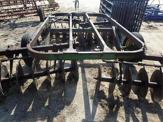 Image of John Deere 110 equipment image 4