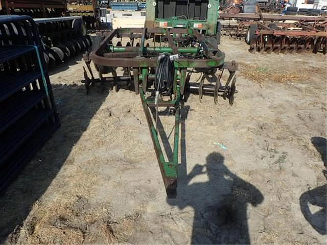 Image of John Deere 110 equipment image 1