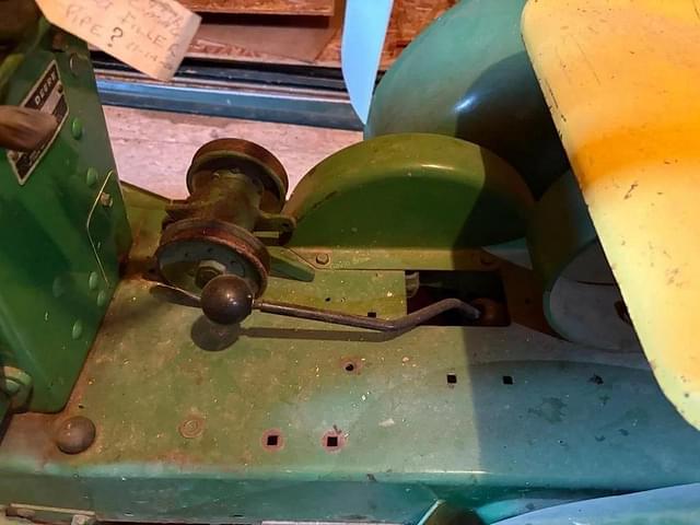 Image of John Deere 110 equipment image 4