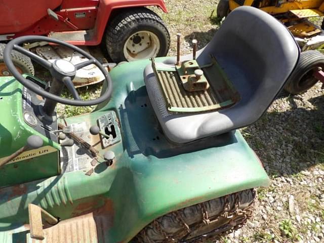 Image of John Deere 110 equipment image 3