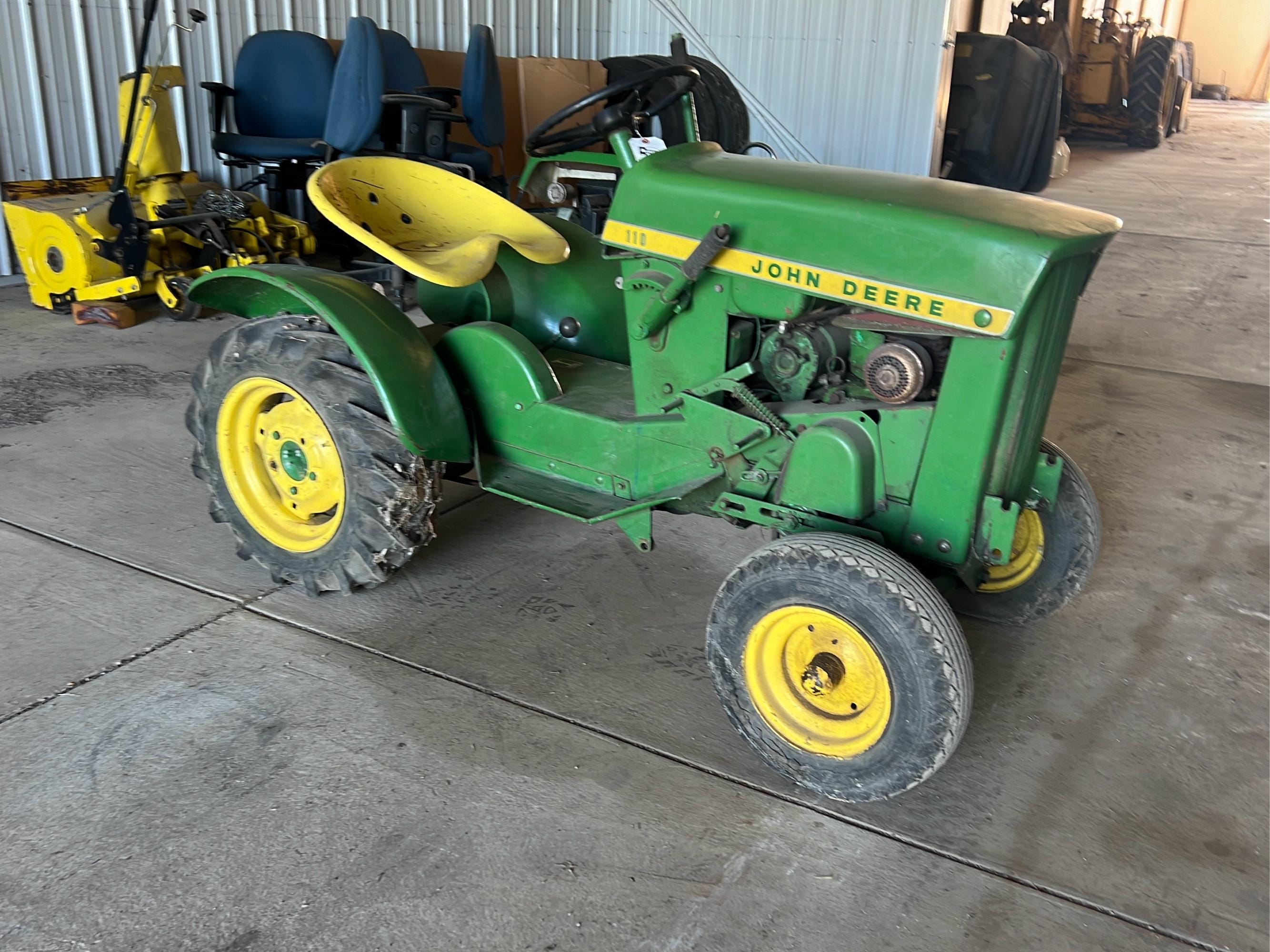 Main image John Deere 110