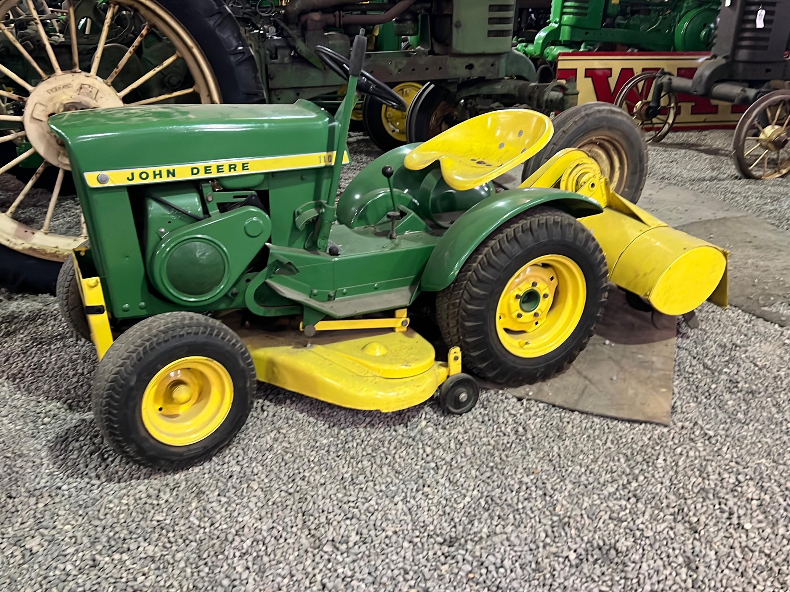 Main image John Deere 110