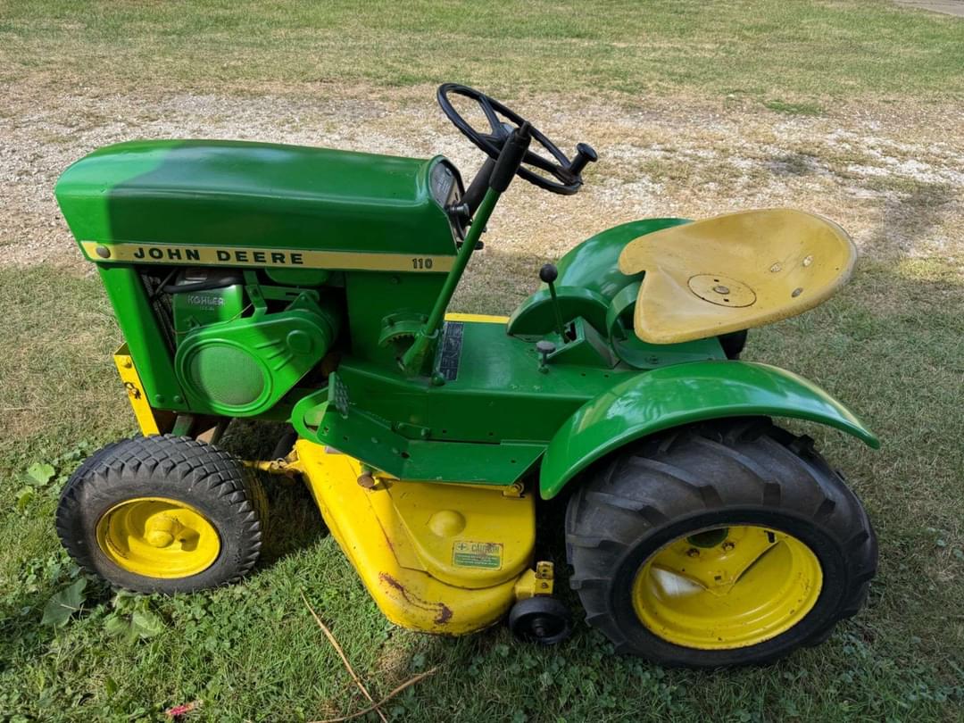 Image of John Deere 110 Primary image