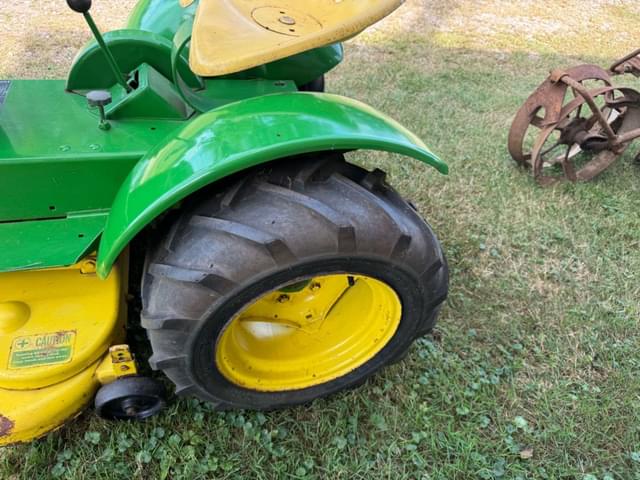 Image of John Deere 110 equipment image 4