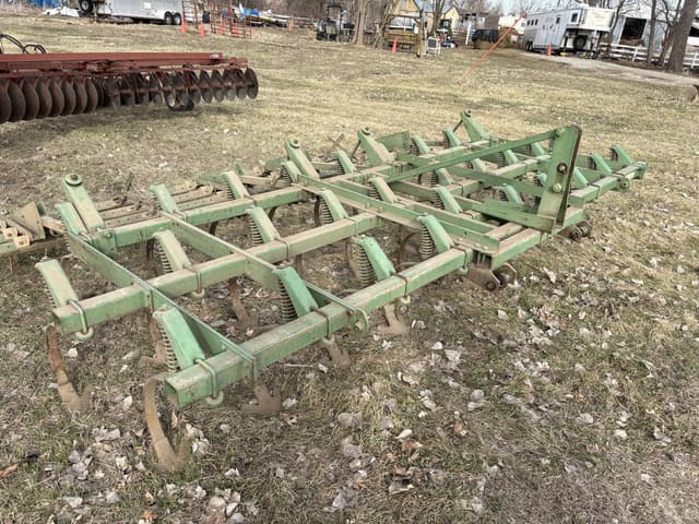 Image of John Deere 1100 equipment image 1