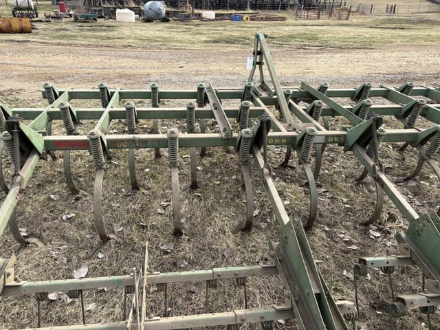 Image of John Deere 1100 equipment image 4