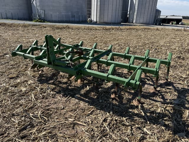 Image of John Deere 1100 equipment image 1