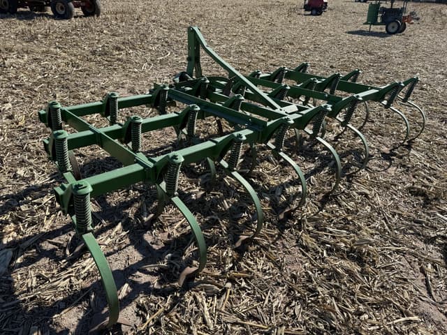 Image of John Deere 1100 equipment image 2