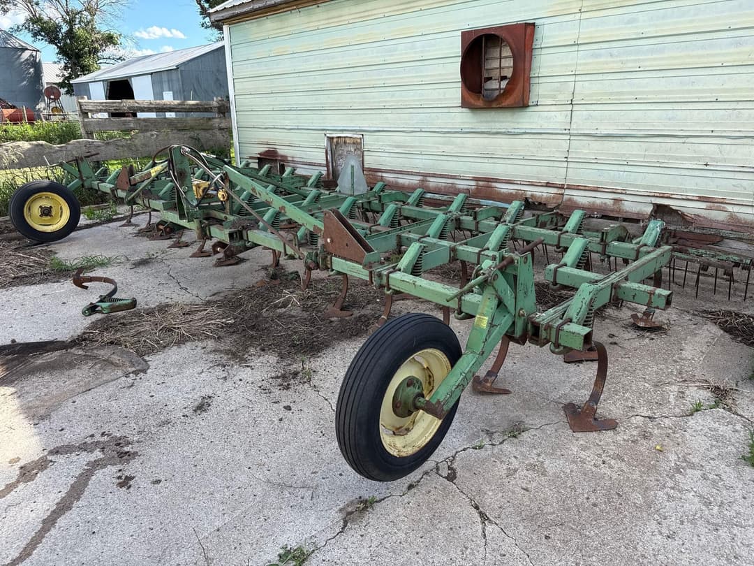 Image of John Deere 1100 Primary image