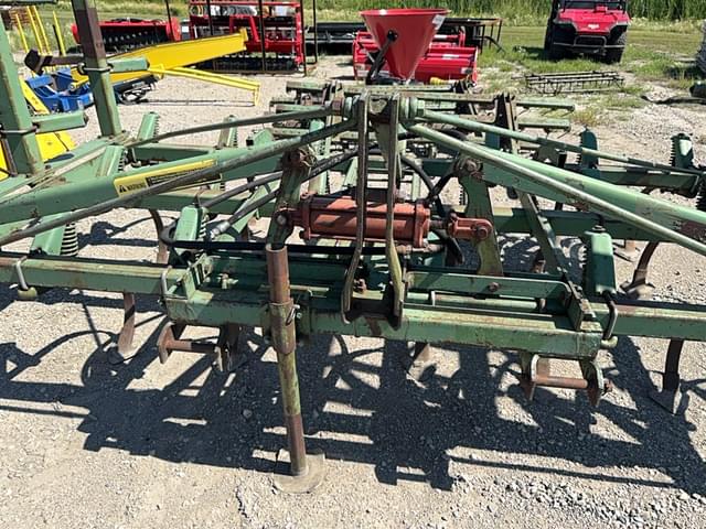 Image of John Deere 1100 equipment image 3