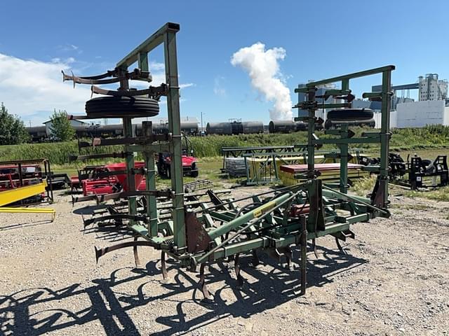 Image of John Deere 1100 equipment image 4
