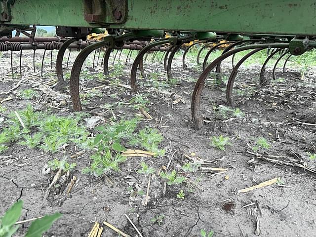 Image of John Deere 1100 equipment image 3