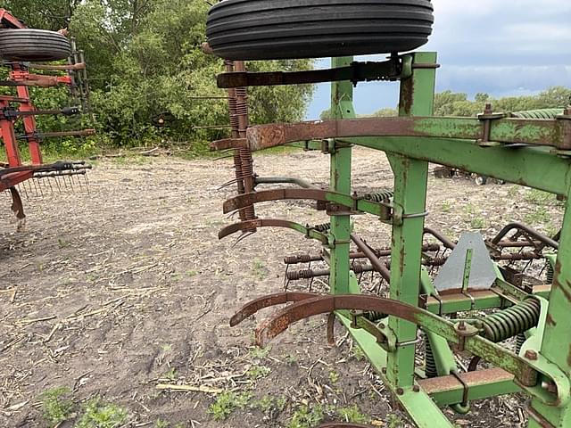 Image of John Deere 1100 equipment image 4