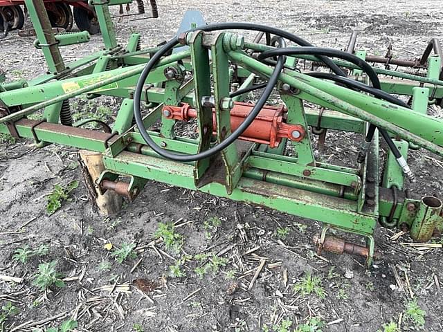 Image of John Deere 1100 equipment image 2