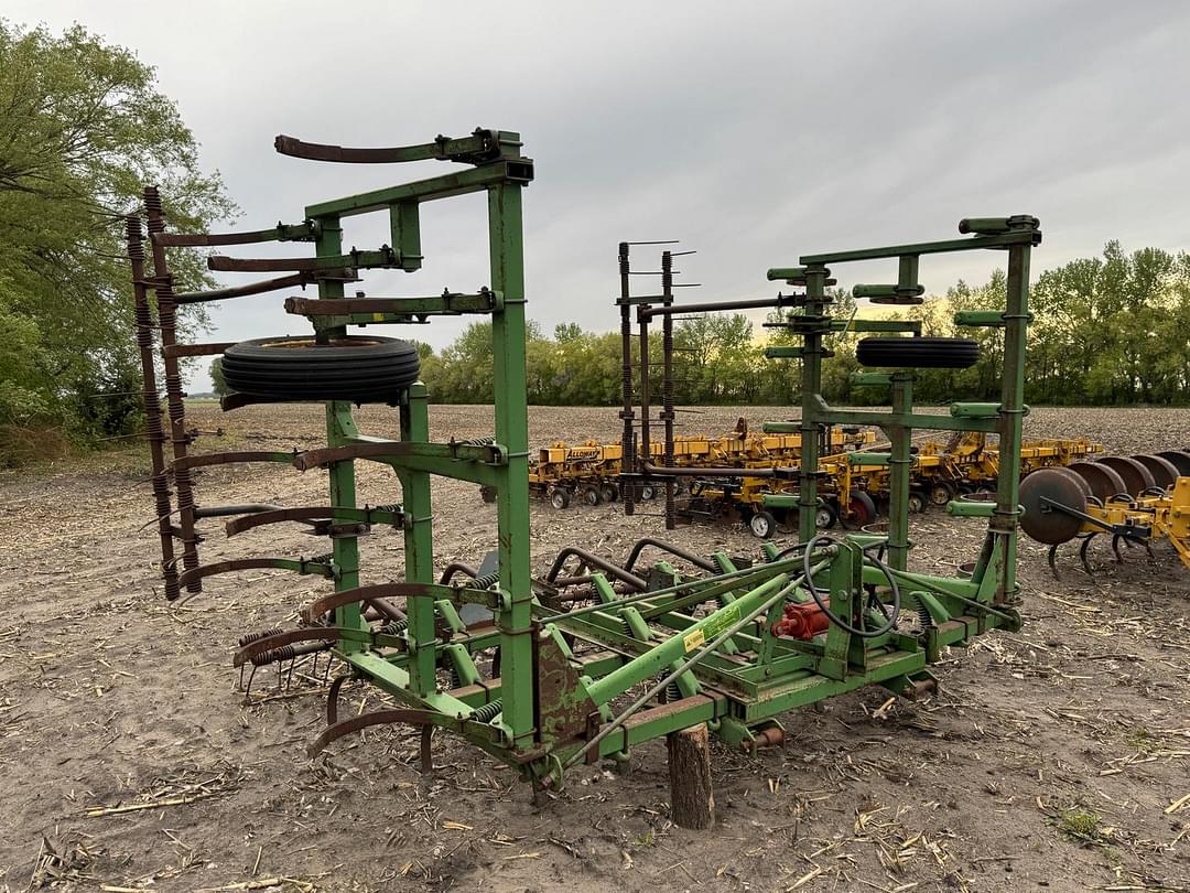 Image of John Deere 1100 Primary image