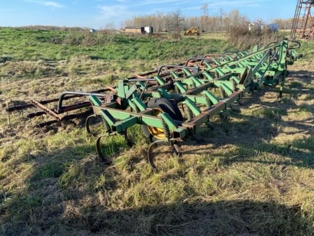 Image of John Deere 1100 equipment image 2