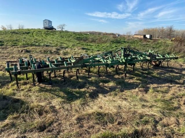 Image of John Deere 1100 equipment image 1