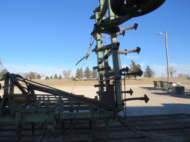 Image of John Deere 1100 equipment image 2