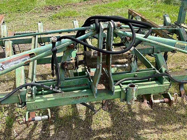 Image of John Deere 1100 equipment image 1