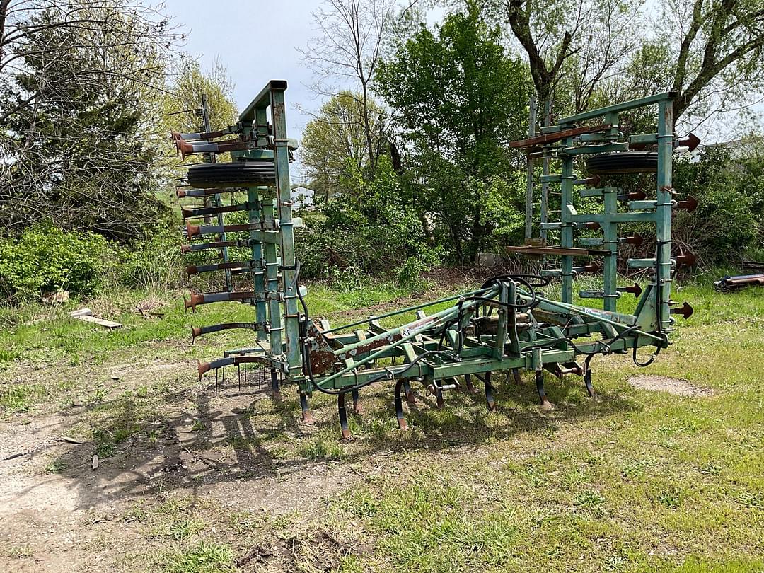 Image of John Deere 1100 Primary image