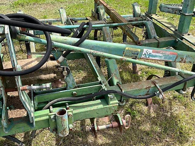 Image of John Deere 1100 equipment image 3